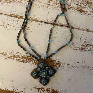 Beautiful Liz Palacios Crystal Necklace.